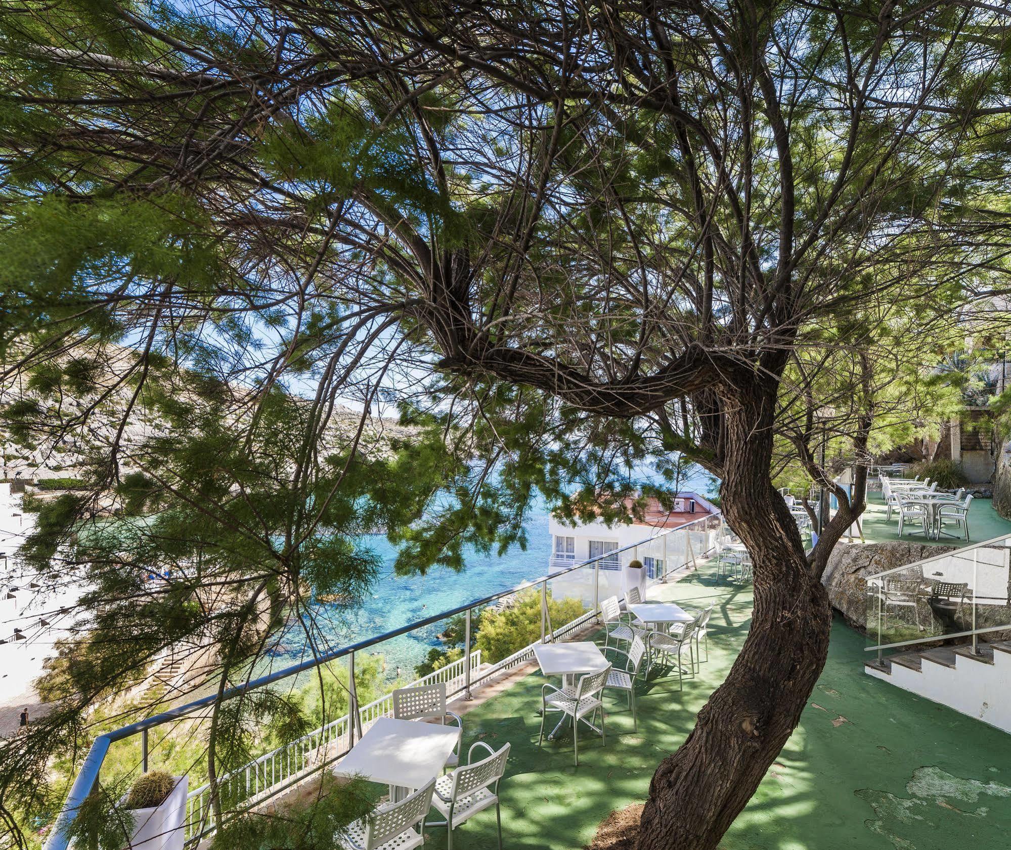 Hotel Globales Simar Cala de Sant Vicenc Exterior foto